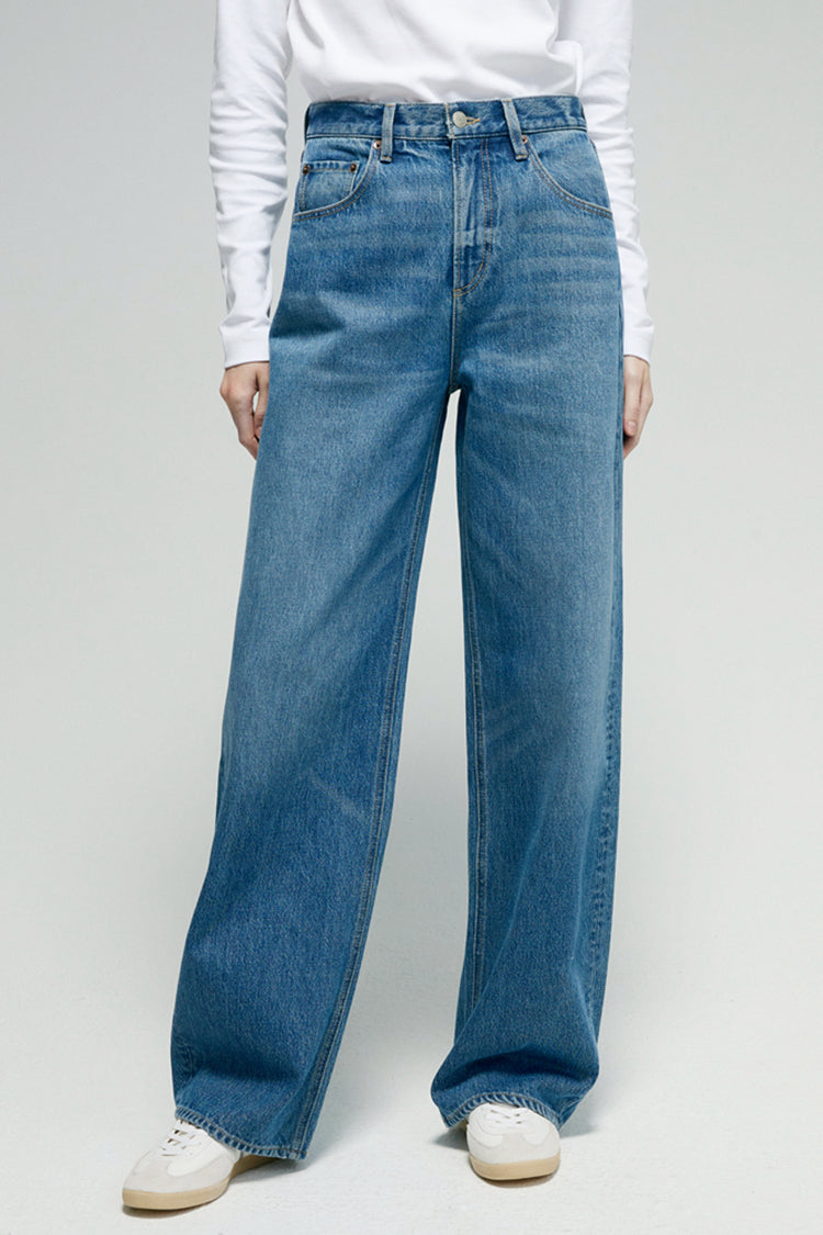 Hey Joanie Arc Jean HJ055, stylish high-waisted denim jeans with a classic fit and light wash, displayed on a mannequin.